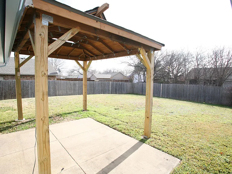 1332 Milford Dr — Photo 19