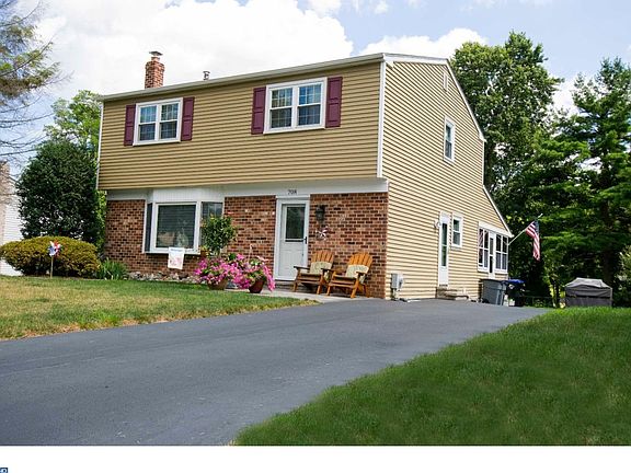 2nd image of 708 Carole Dr