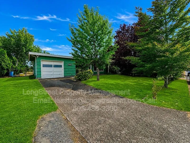 3 bed, 1.0 bath, 988 sqft, $2,295 — Photo 2