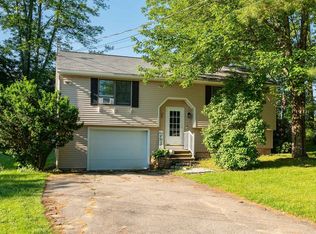 75 Ledgeview Dr, Rochester, NH 03839