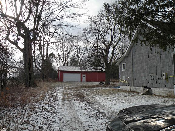 3rd image of 7627 Emmett Rd