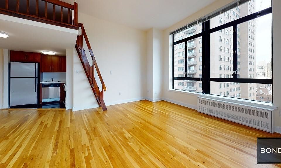 1st image of 1 Astor Pl APT 8B
