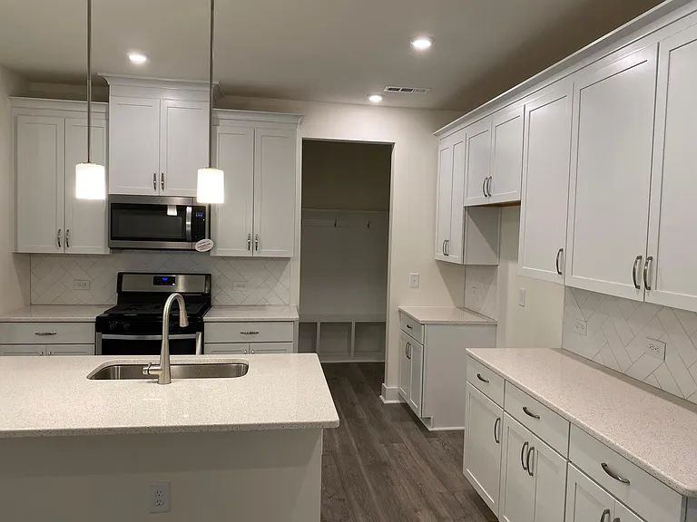 2075 Shaded Knoll Rd — Photo 5