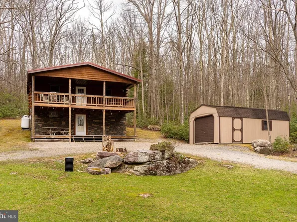 400 Bear Dr E, Oakland, MD 21550