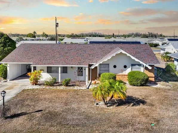 1513 Arrowhead Dr, Sun City Center, FL 33573