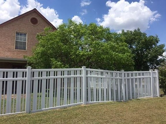 2nd image of 612 Kings Way Dr