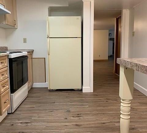 3rd image of 12 Parkway Ave