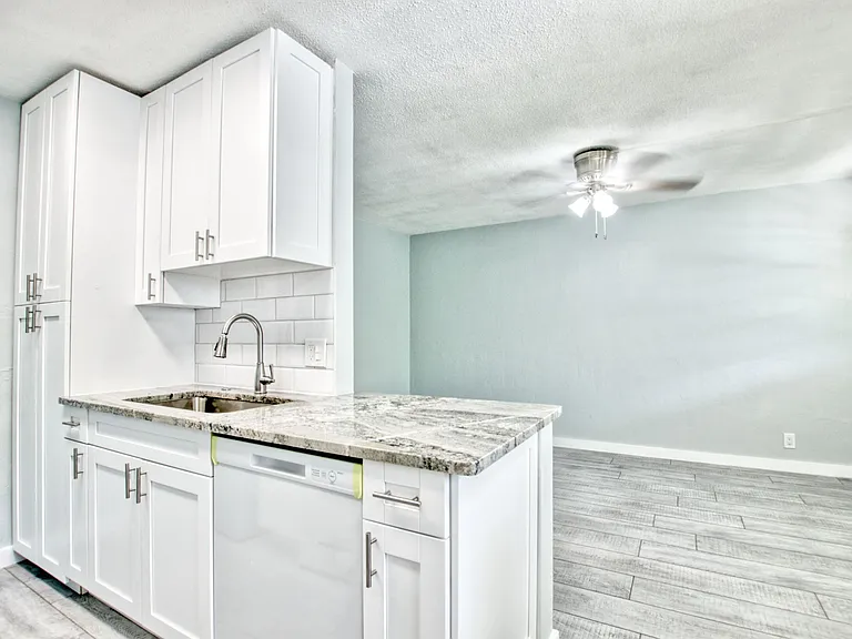 612 2nd Ave S #3 — Photo 12