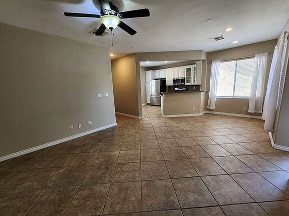 5th image of 11932 Kingfisher Daisy Ct