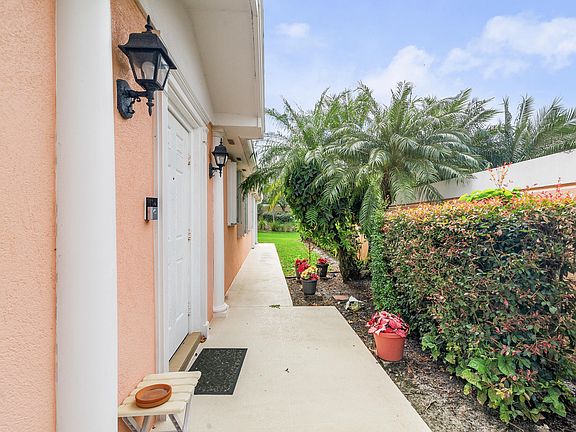 4th image of 12009 SW Elsinore Drive