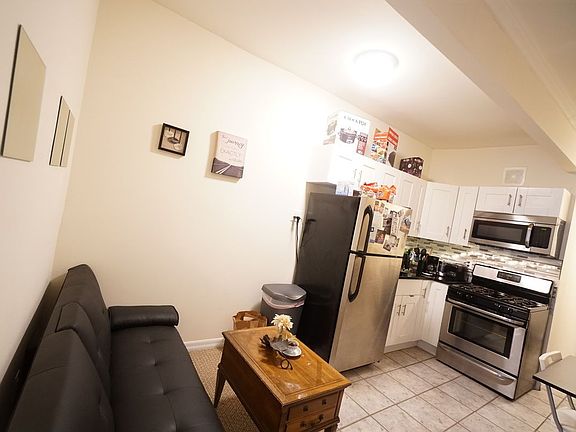 5th image of 34 Garnet St #3