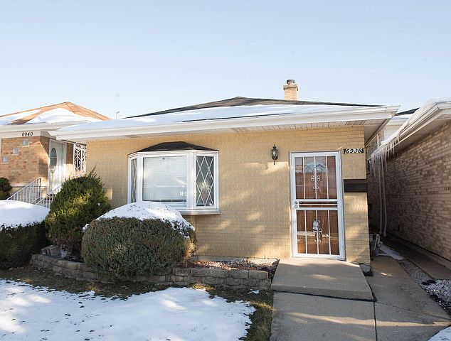 1st image of 6938 W Montrose Ave