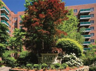 185 Freeman St APT 140, Brookline, MA 02446