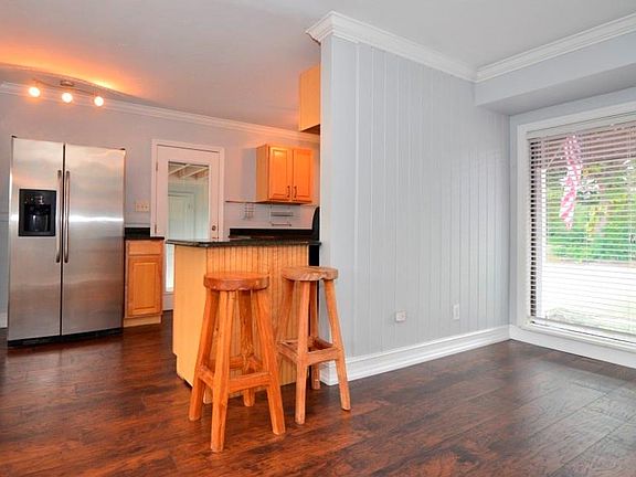4th image of 1403 Christy Ave