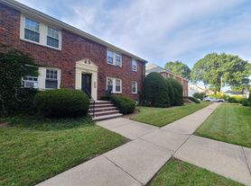 165 Everett St, Quincy, MA