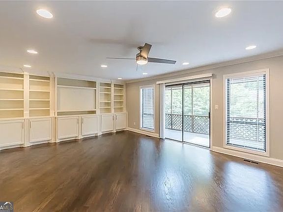 4th image of 1885 Dyouville Ln