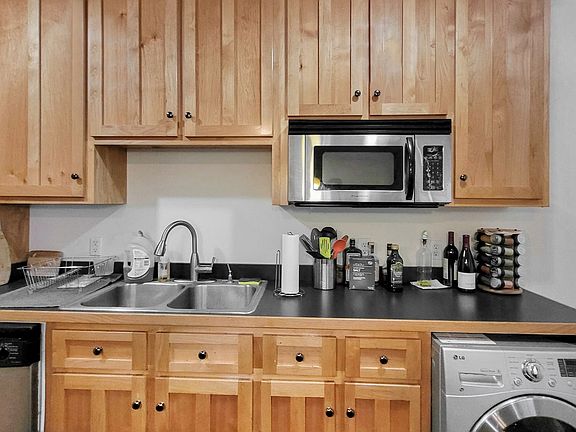 3rd image of 2705 Hanover Ave #U4