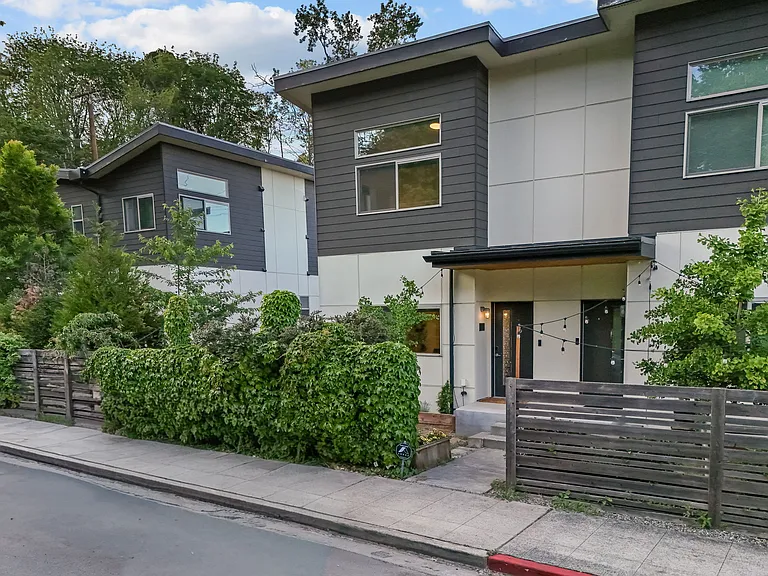 4204 S Trenton St — Photo 1