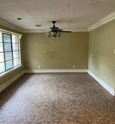 4th image of 2600 Bullis Ave