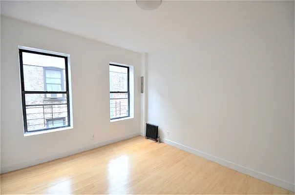 Rented by CITY SKYLINE REALTY INC | media 4