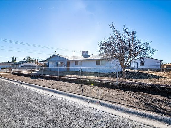 3rd image of 1090 Palo Verde Drive