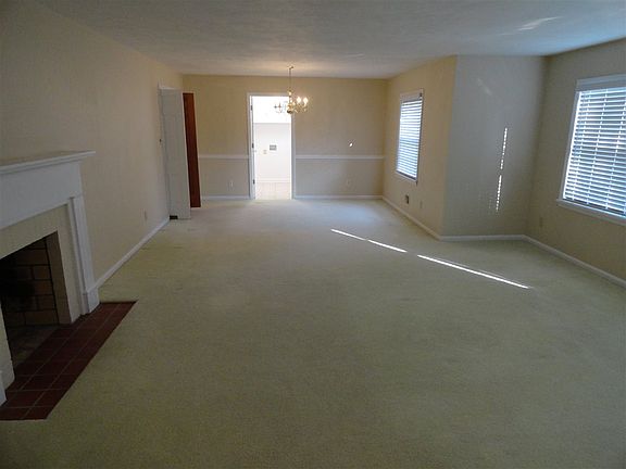 4th image of 1315 Eastland St