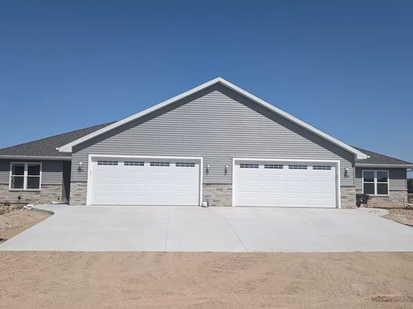 546 Summer Dr, Brillion, WI 54110