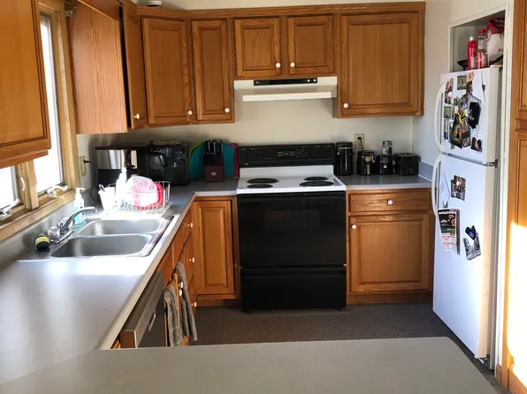 8 Valley Ave APT 5, Iowa City, IA 52246