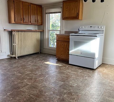 5th image of 203 E Main St #B-1