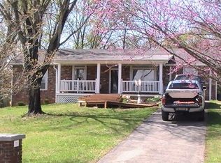 8225 Fallen Rock Dr, Knoxville, TN 37923