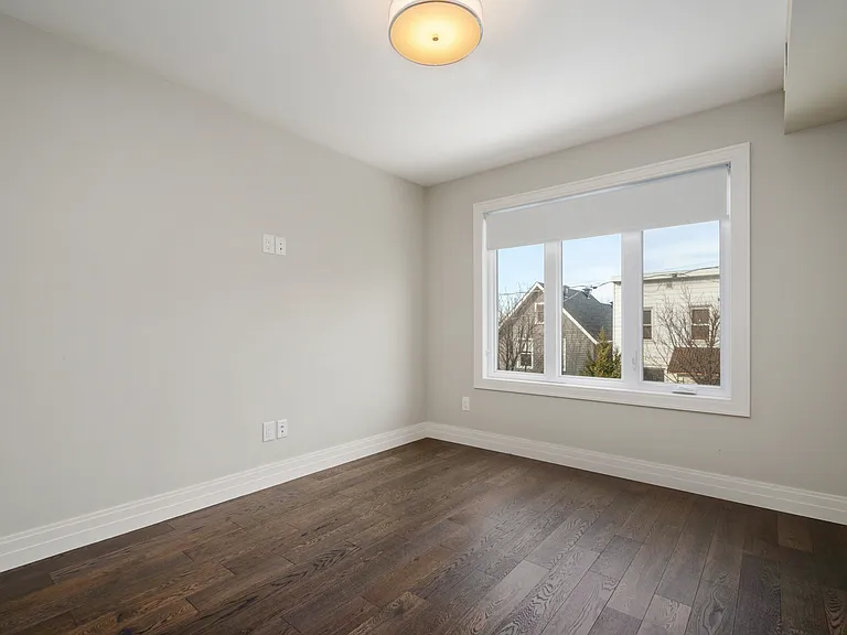 136 Willow St #BASEMENT — Photo 22