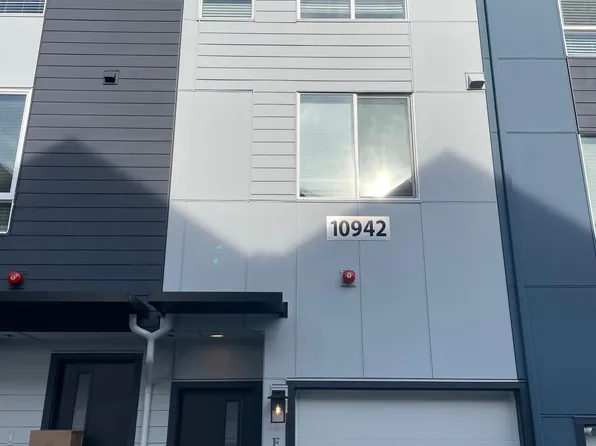 10942 NE 189th St, Bothell, WA 98011