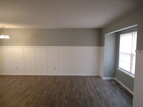 3rd image of 214 Sherando Cir