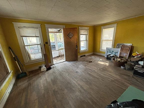 2nd image of 114 Ridge St