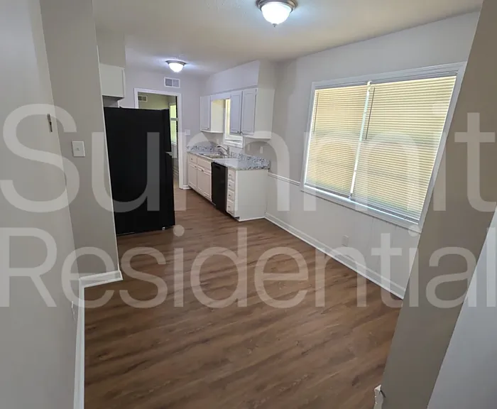 5210 Steuben Dr — Photo 4