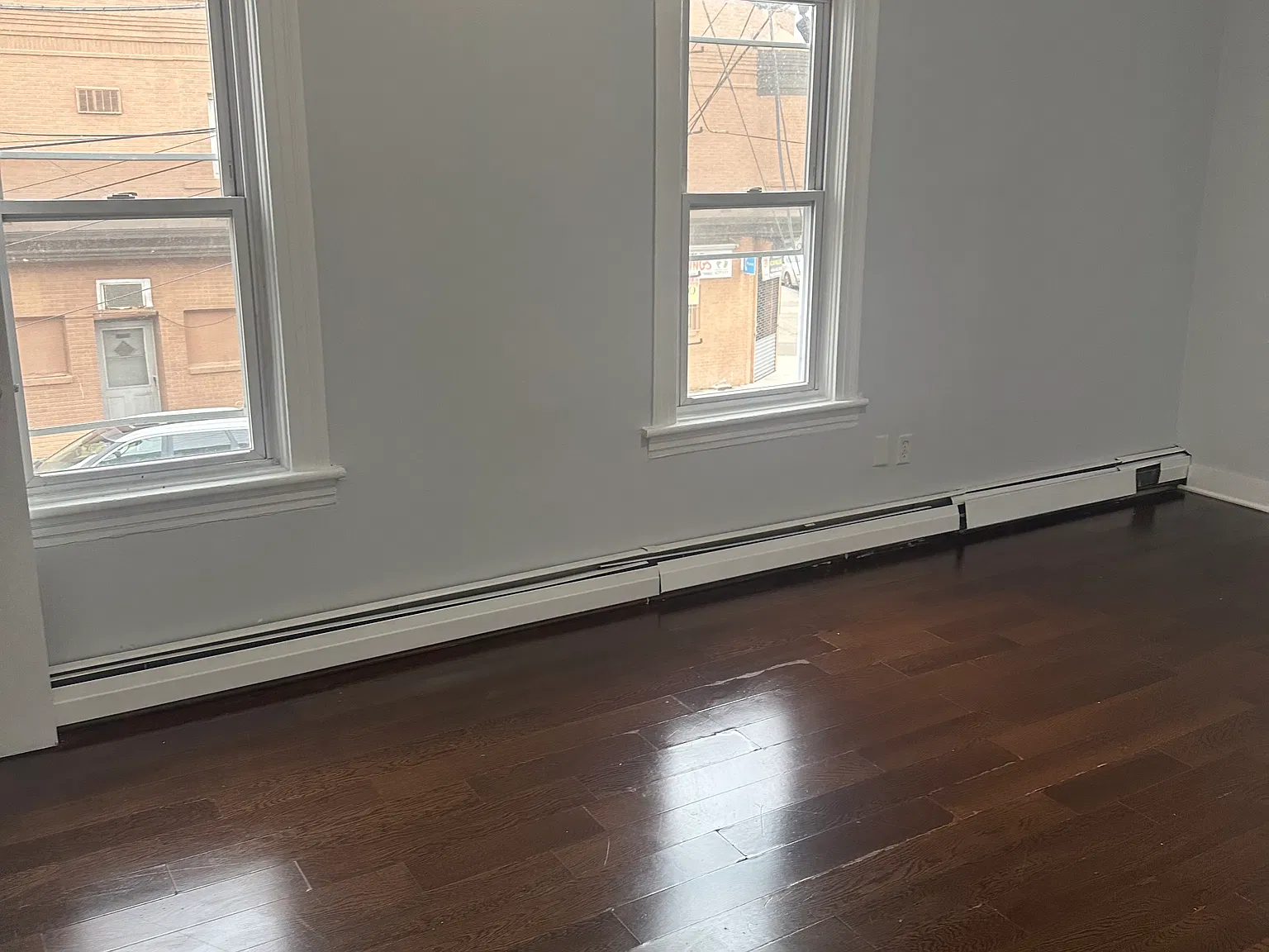 3 bed, 850 sqft, $2,400 — Photo 4