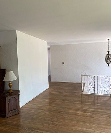 4th image of 722 Turf Rd
