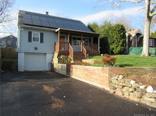 247 Bennett St, Fairfield, CT 06825