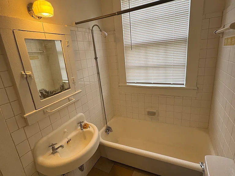 1710 Carrollton — Photo 10