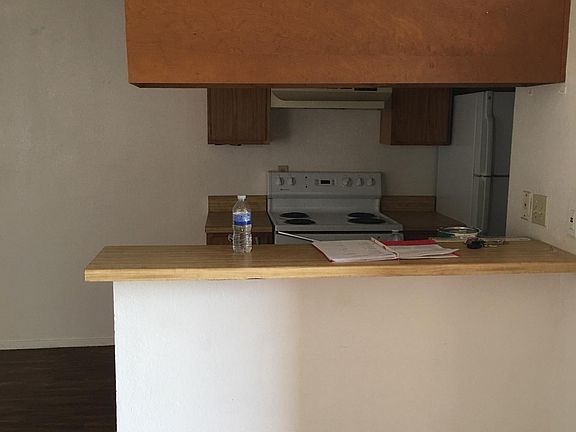 5th image of 8233 Albert St