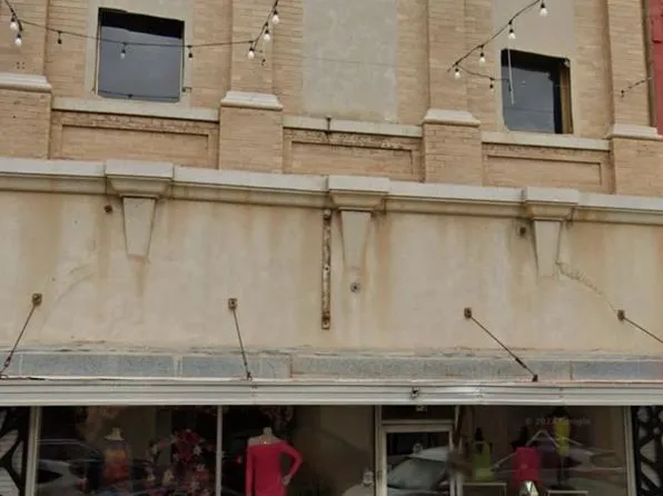 357 S Main St, Eagle Pass, TX 78852