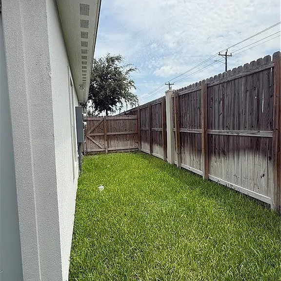 1317 S Xanthia St — Photo 21