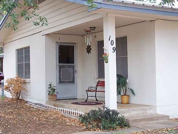 5th image of 109 N Greenwood Dr