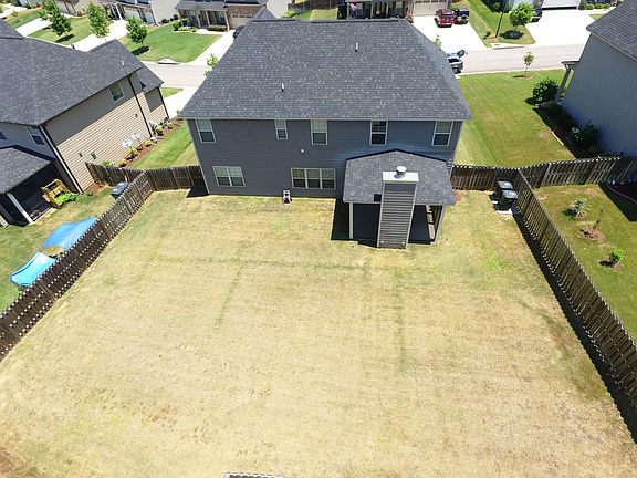 4th image of 410 Purbeck Ln