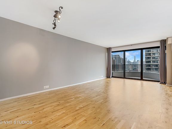 5th image of 2020 N Lincoln Park W APT 23J