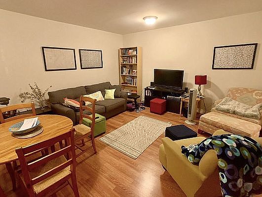 1st image of 216 Hoyt St #2