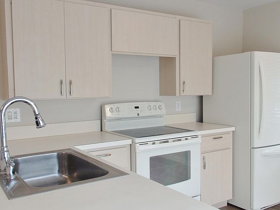 5th image of 2861 SW Lakemont Pl