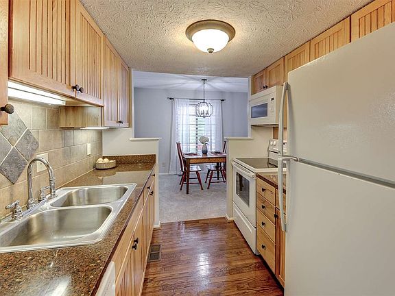 3rd image of 2708 Brookdale Ct