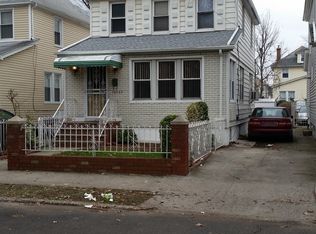 10933 204th St, Saint Albans, NY 11412