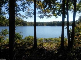 000 Crystal Cove Ln, Yanceyville, NC 27379